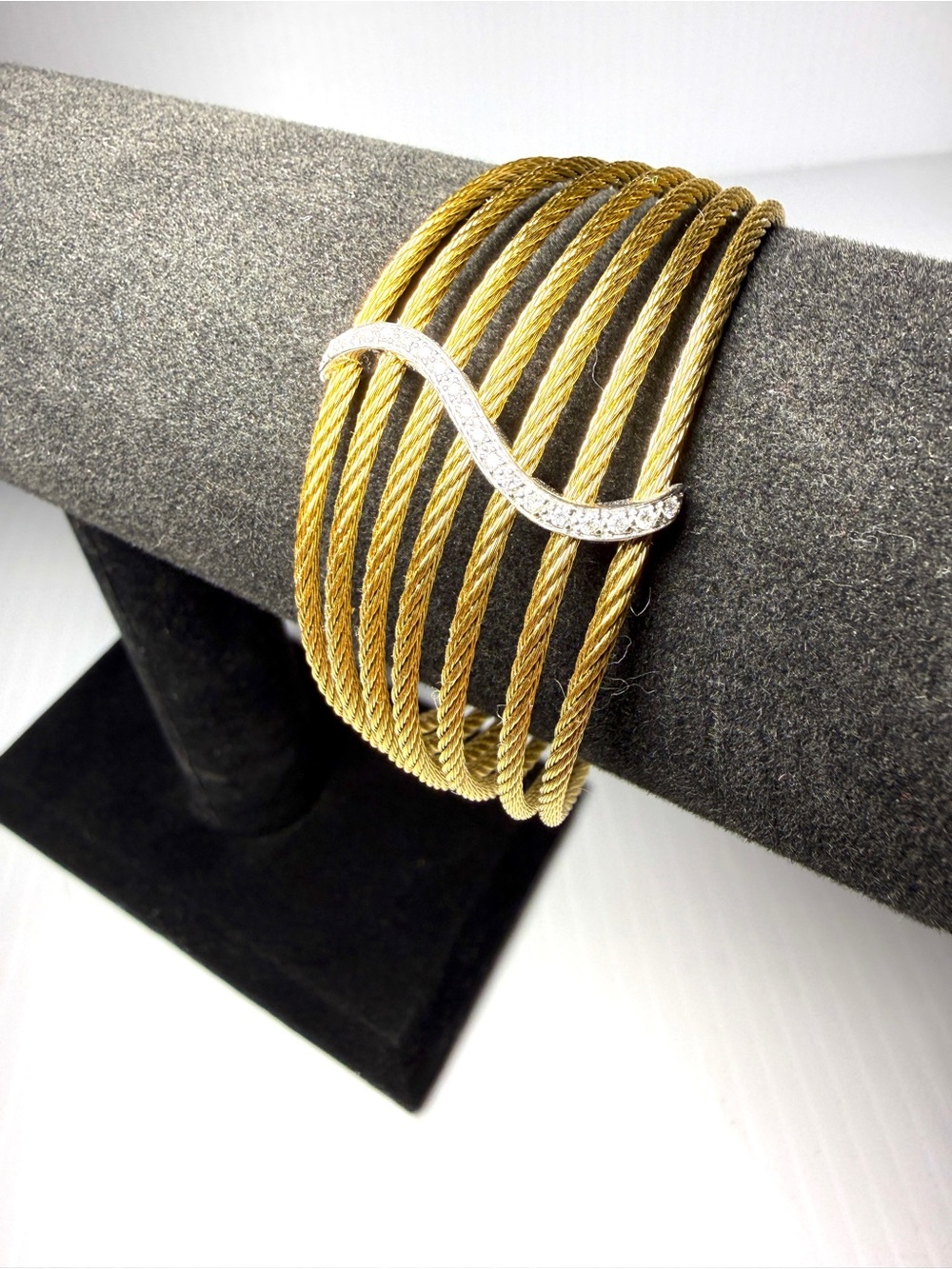 ALOR 18k Gold  Multi-Strand Cable Bracelet with Diamonds Pavé Curve - Picture 2 of 12